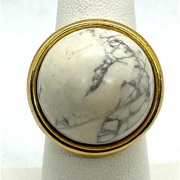 Howlite stone ring - Picture 1 of 14